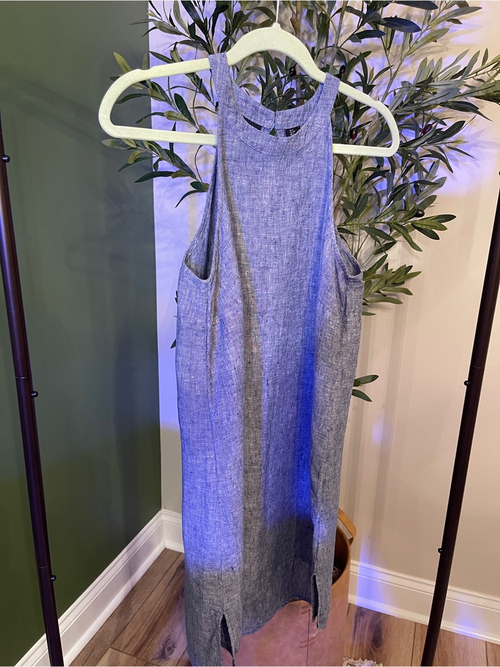 Sleeveless Gray Linen-Blend Shift Dress
